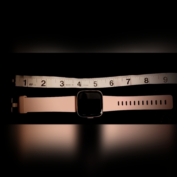 FitBit Versa 2 Health/Fitness Tracking Smartwatch Petal & Rose Gold - Picture 6 of 16